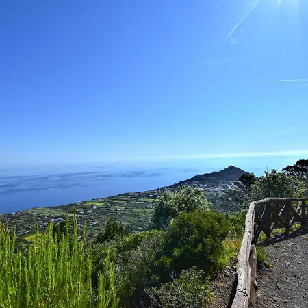 بيت للعطل Amazing In Ustica With House Sea View